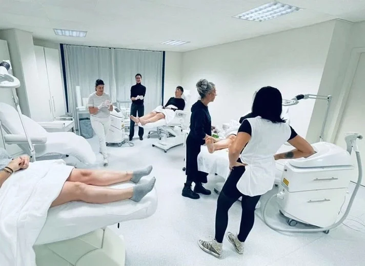 DIE AUSBILDUNG BEI CLINIK